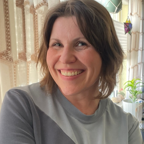 Jamie Buzz Headshot (1)